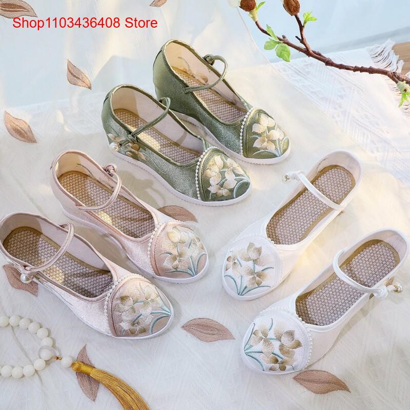 Nuove Scarpe Leggere con Suola - Ethnic Style recensione e prezzo